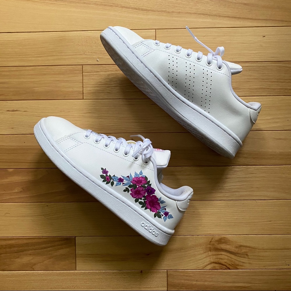 WHITE FLORAL ADIDAS